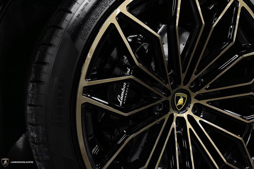 New 2025 Lamborghini Urus SE image 21