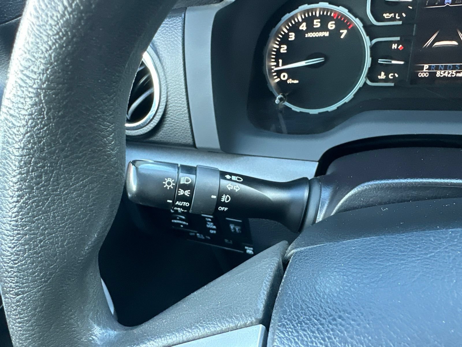 Used 2020 Toyota Tundra SR5 w/ SR5 Upgrade Package AWD/4WD image 47