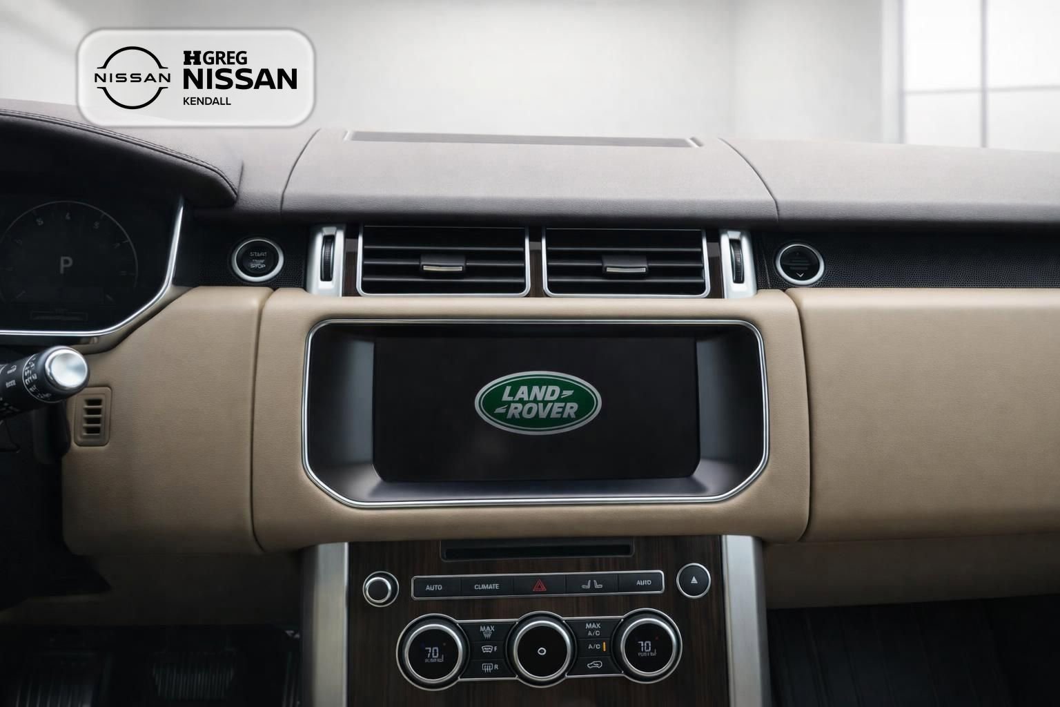 Used 2017 Land Rover Range Rover HSE image 9