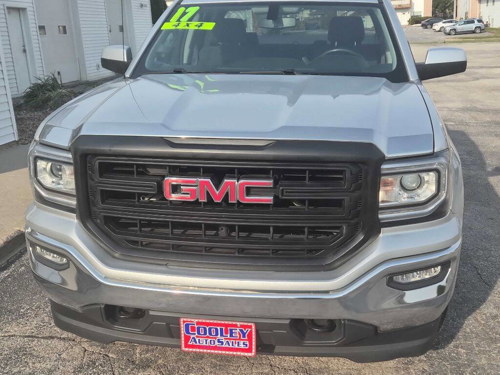 Used 2017 GMC Sierra 1500 SLE image 2