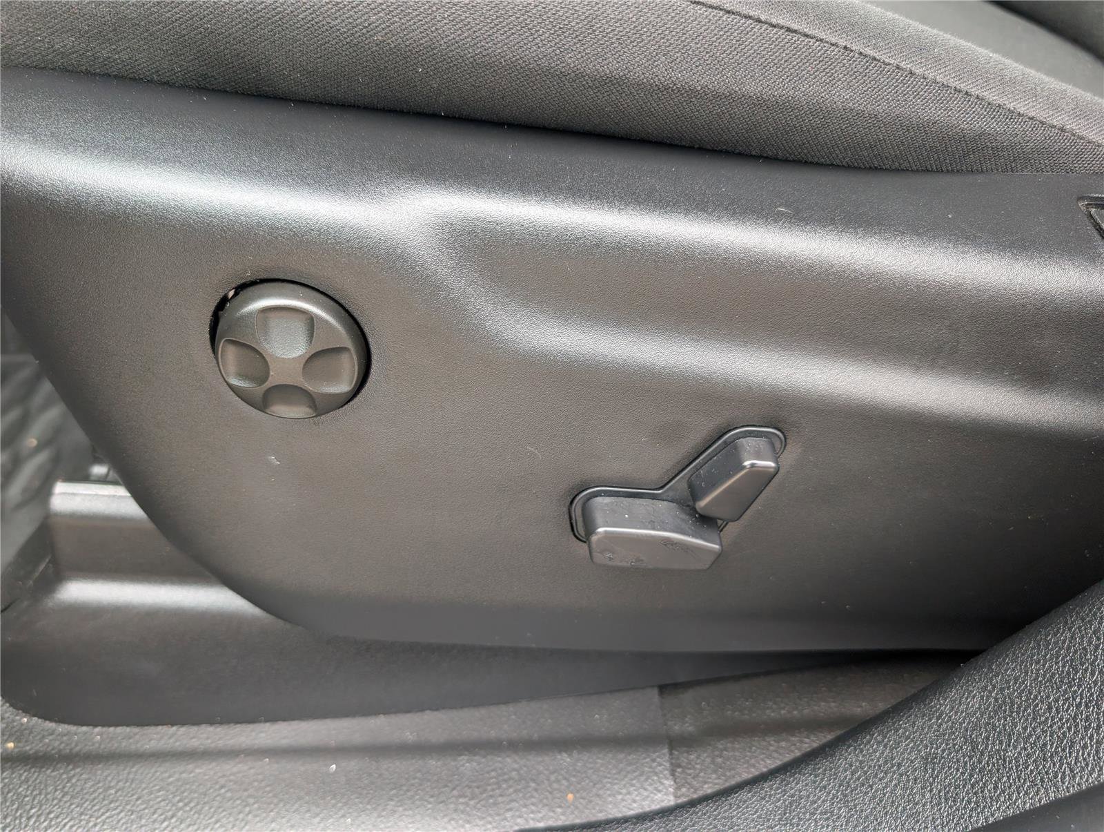 Used 2025 Dodge Durango AWD w/ Technology Group image 18