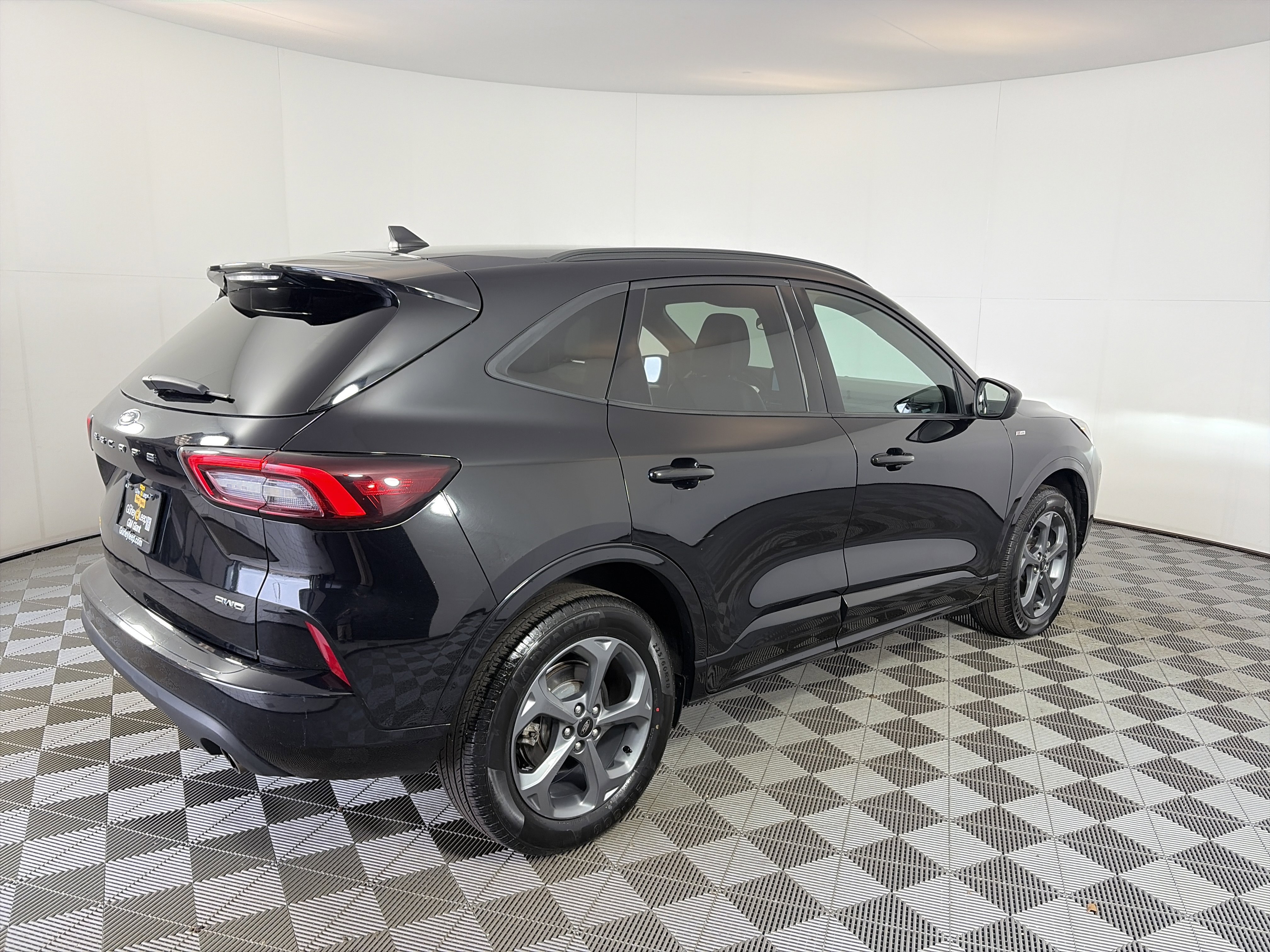 Used 2024 Ford Escape ST-Line image 10