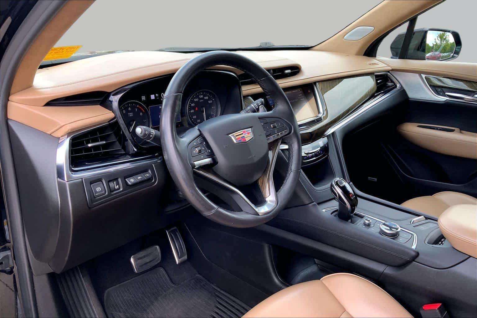 Used 2020 Cadillac XT6 Sport w/ Platinum Package AWD/4WD image 18
