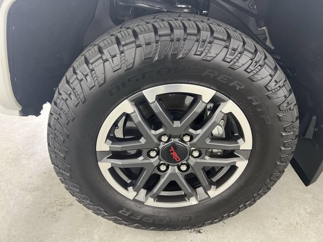 Used 2025 Toyota Tacoma TRD Sport AWD/4WD image 32