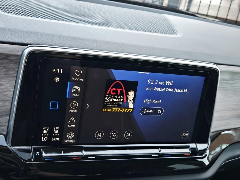 Used 2024 Volkswagen Atlas SEL Premium R-Line image 28