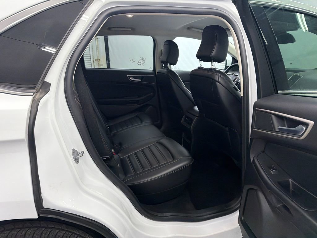 Used 2024 Ford Edge SEL AWD/4WD image 16