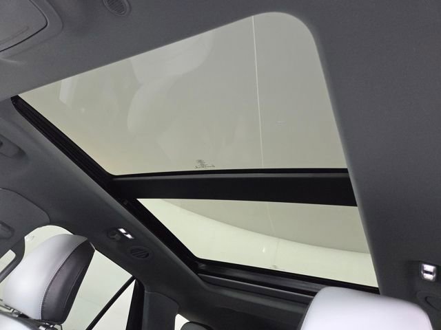 Used 2021 Ford Explorer XLT w/ Equipment Group 202A image 34