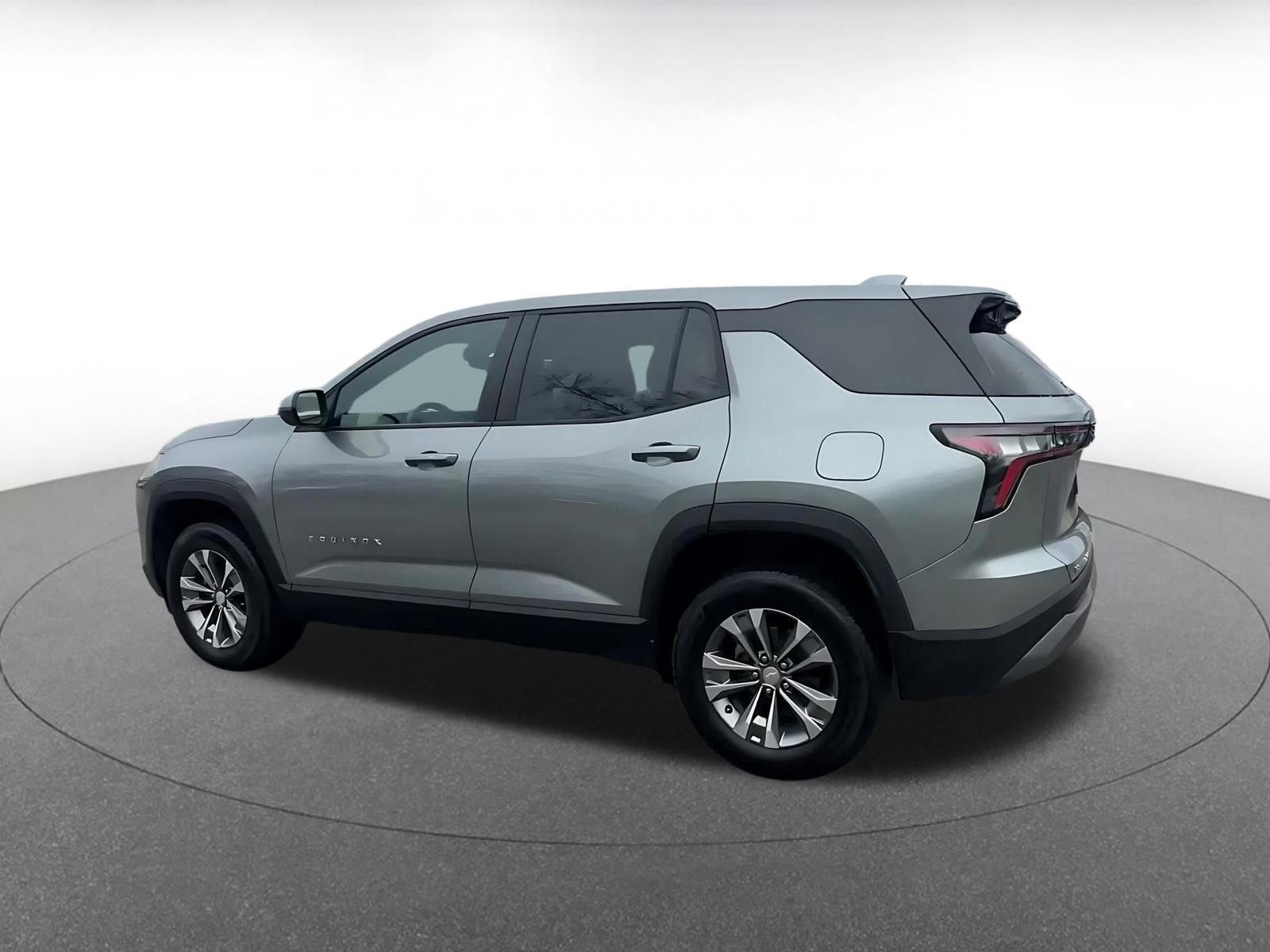 Used 2025 Chevrolet Equinox LT image 10