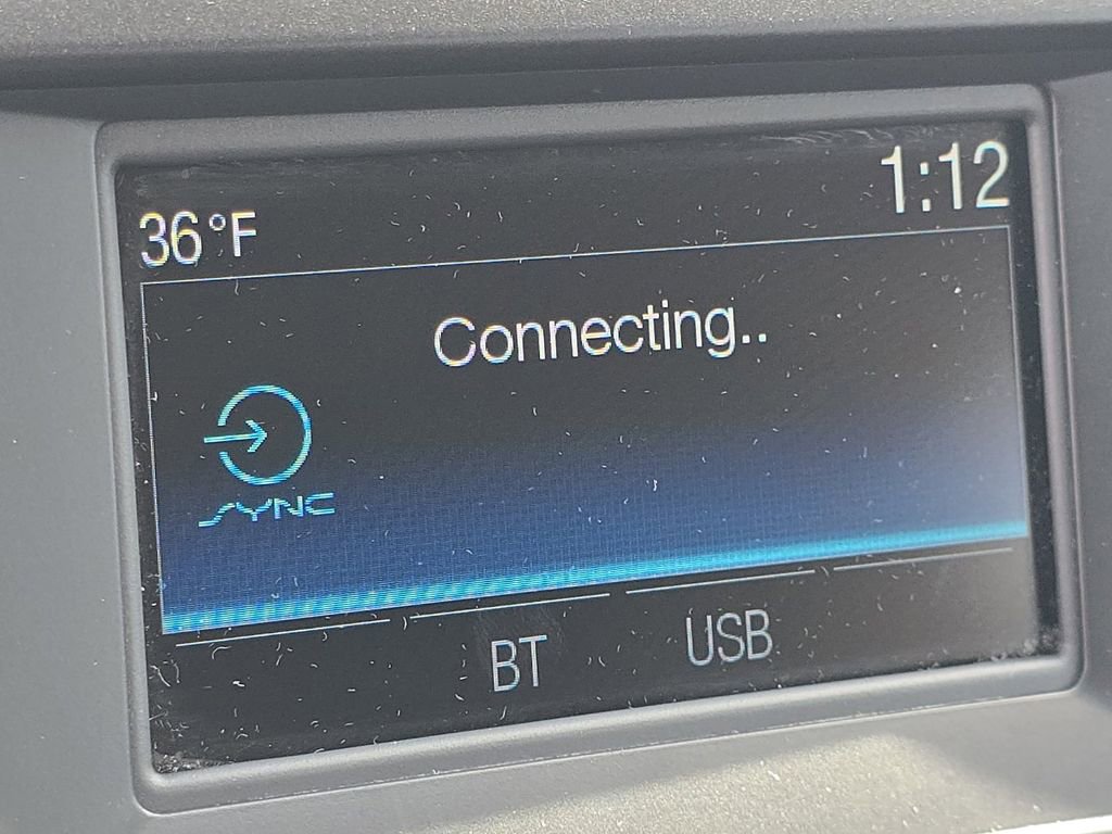 Used 2015 Ford Fusion SE image 3