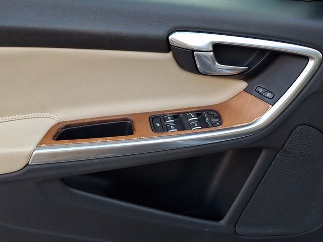 Used 2017 Volvo S60 T5 Inscription Platinum FWD image 12