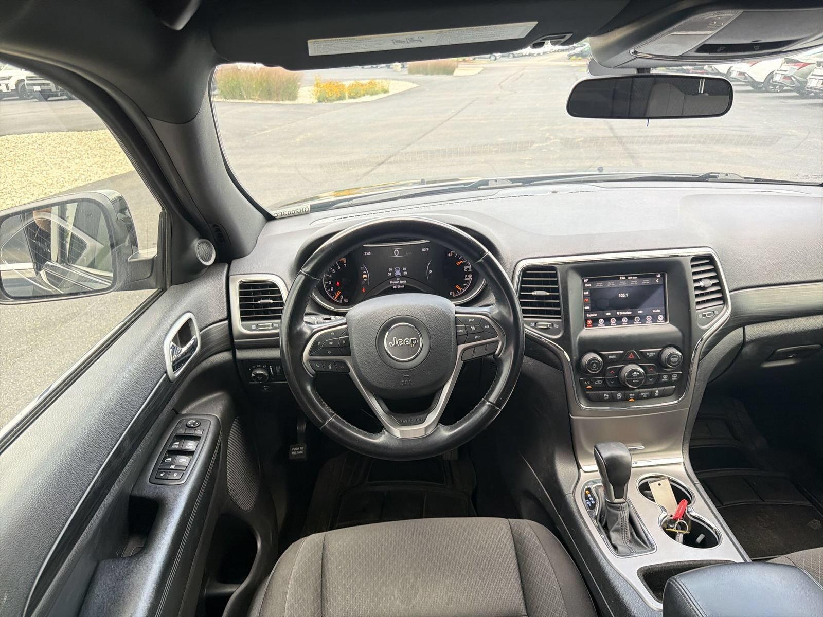 Used 2019 Jeep Grand Cherokee Laredo AWD/4WD image 15