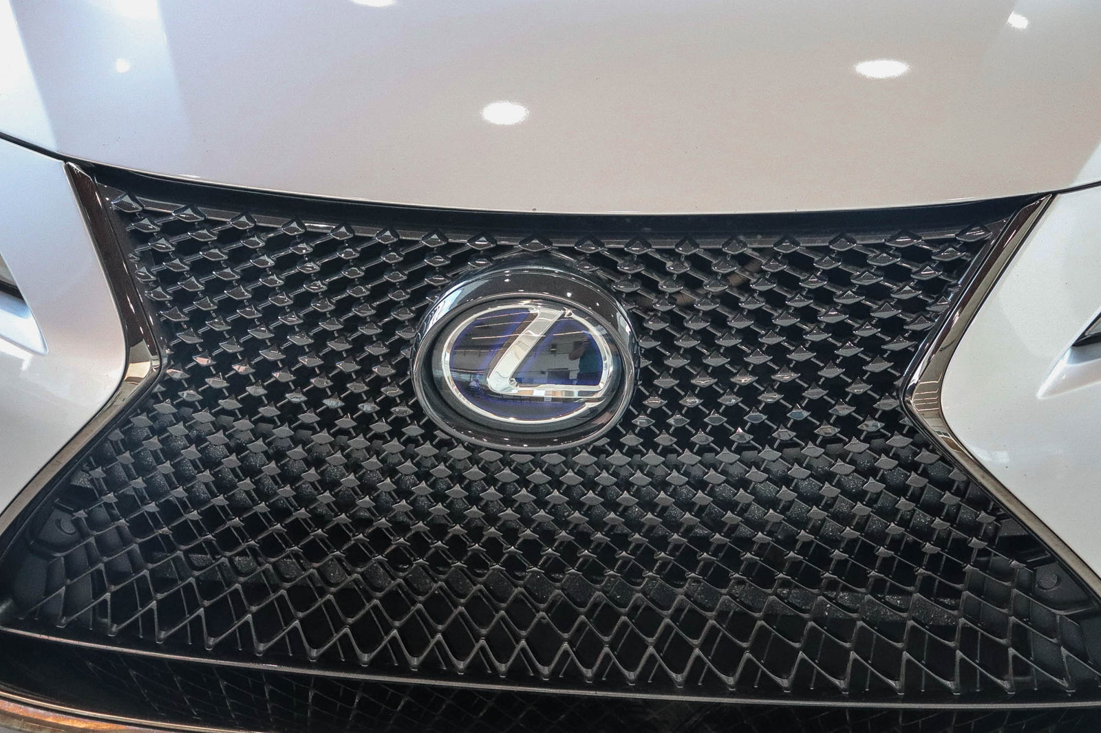 Used 2019 Lexus LC 500h w/ Sport Package RWD image 13