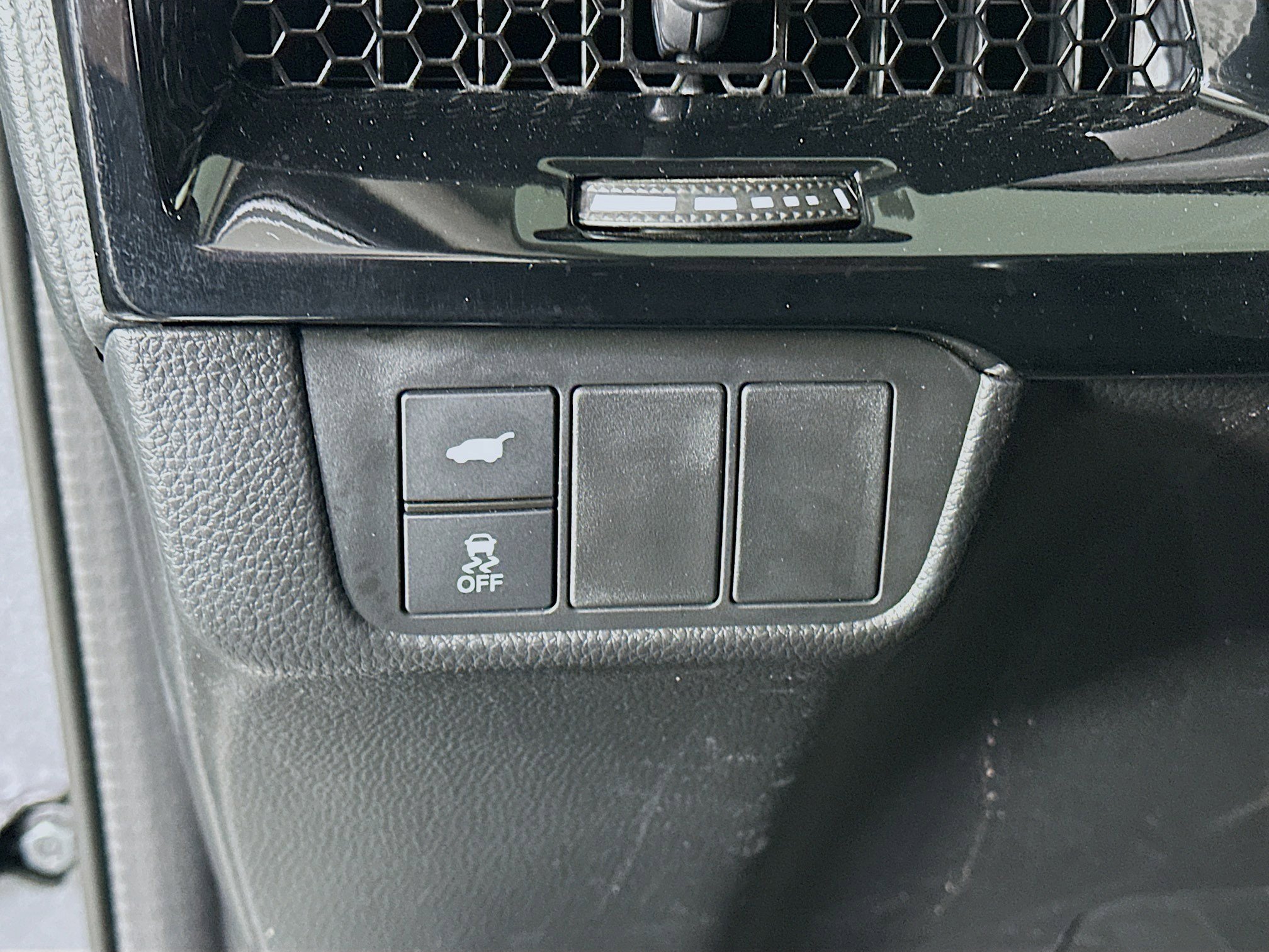 Used 2025 Honda CR-V EX-L image 17