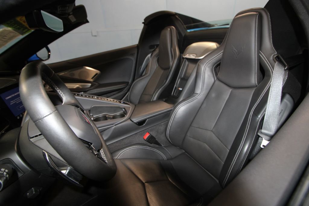 Used 2023 Chevrolet Corvette Stingray Preferred Conv w/ Battery Protection Package image 4