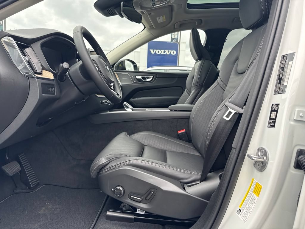 New 2026 Volvo XC60 T8 Ultra w/ Protection Package Premier AWD/4WD image 4