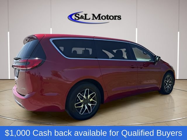 New 2027 Chrysler Pacifica Limited FWD image 12