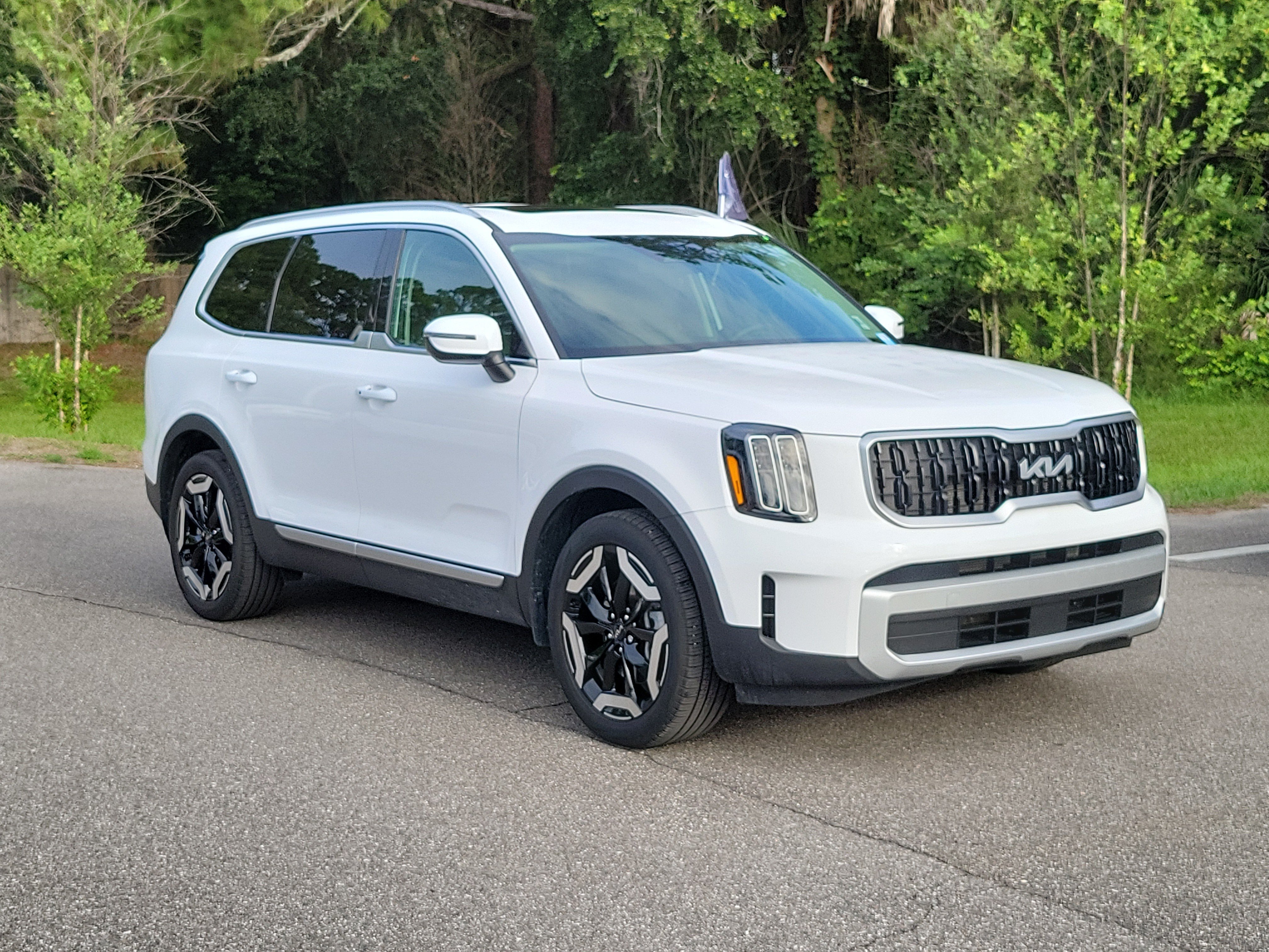 Certified 2025 Kia Telluride EX FWD image 43