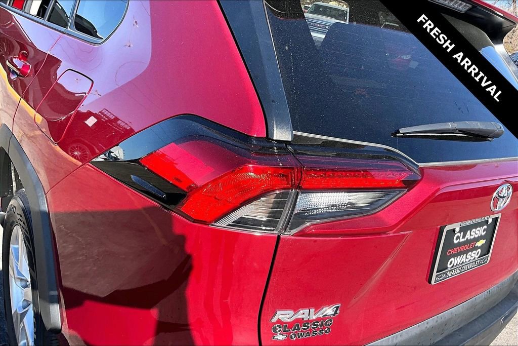 Used 2021 Toyota RAV4 XLE image 22
