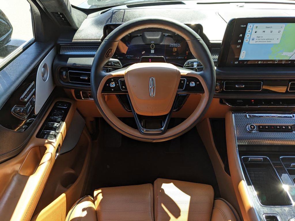 Used 2025 Lincoln Aviator Black Label AWD/4WD image 19