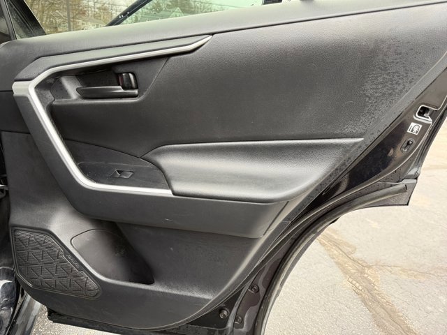 Used 2020 Toyota RAV4 LE image 27