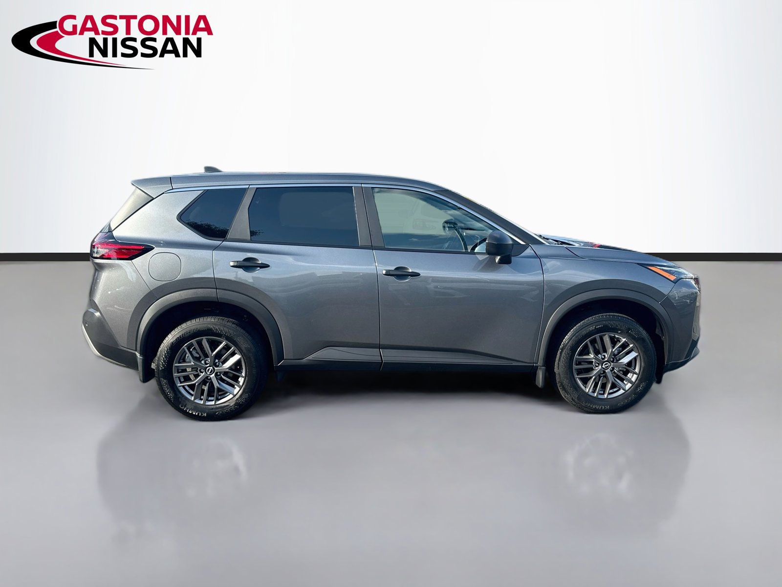 Used 2023 Nissan Rogue S AWD/4WD image 10