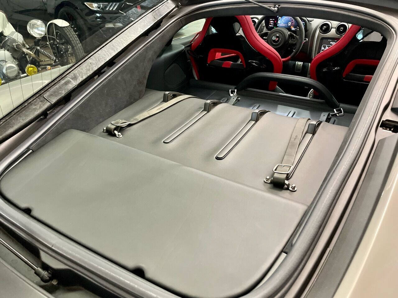 Used 2017 McLaren 570S RWD image 65