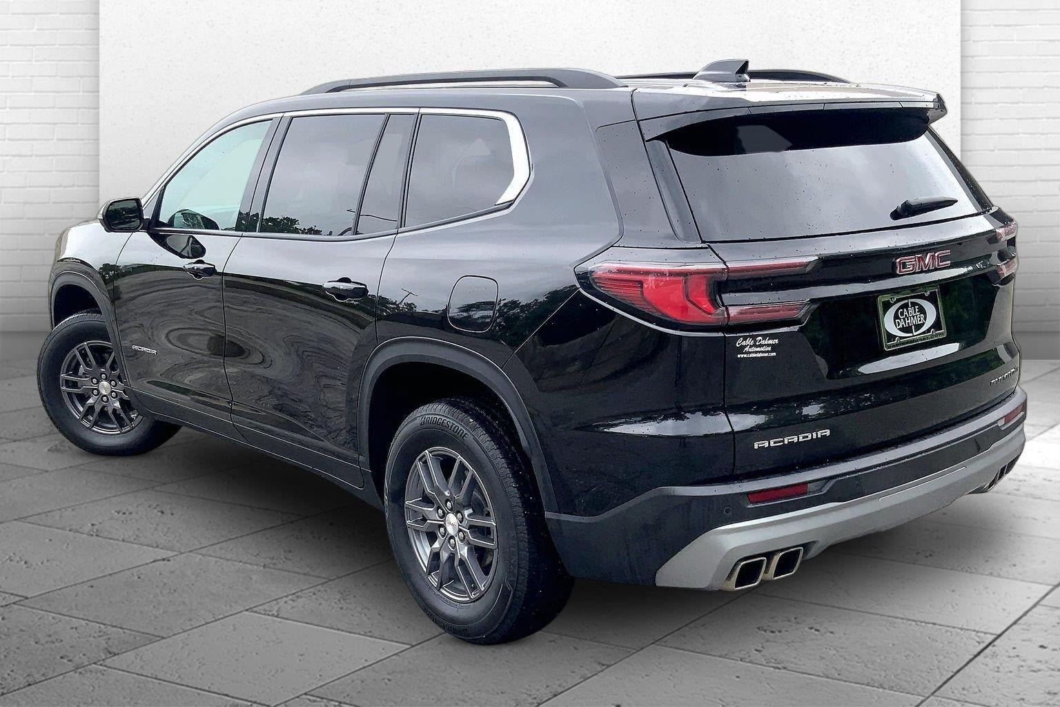 Used 2025 GMC Acadia Elevation FWD image 11