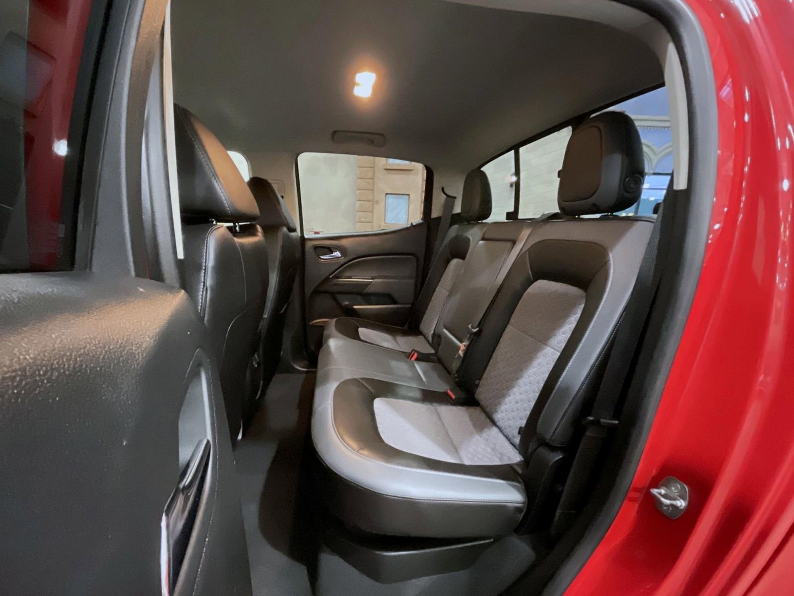 Used 2020 Chevrolet Colorado Z71 AWD/4WD image 19