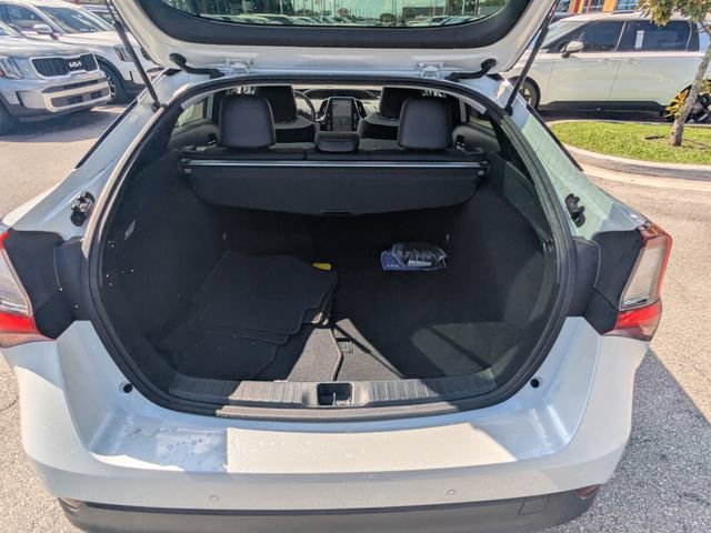 Used 2022 Toyota Prius Limited FWD image 12