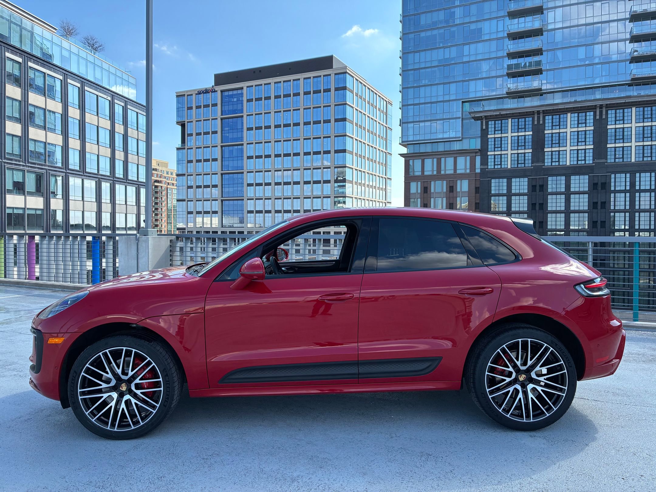 Certified 2023 Porsche Macan S image 2