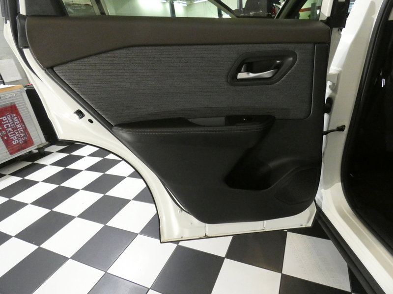 Used 2023 Nissan Rogue SV AWD/4WD image 23