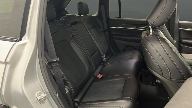 New 2026 Jeep Grand Cherokee Altitude image 26