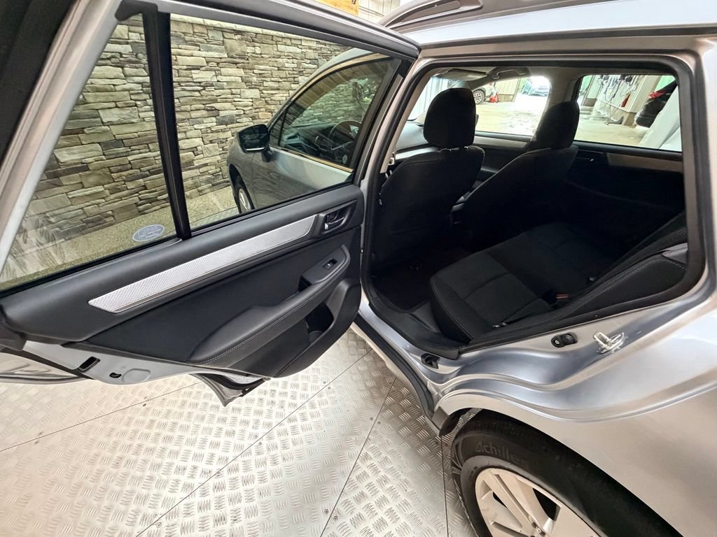 Used 2017 Subaru Outback 2.5i Premium AWD/4WD image 24
