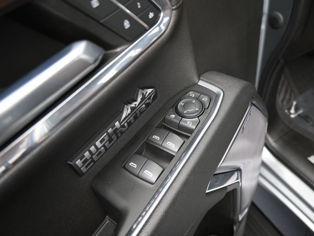 Used 2023 Chevrolet Silverado 1500 High Country w/ Technology Package image 13