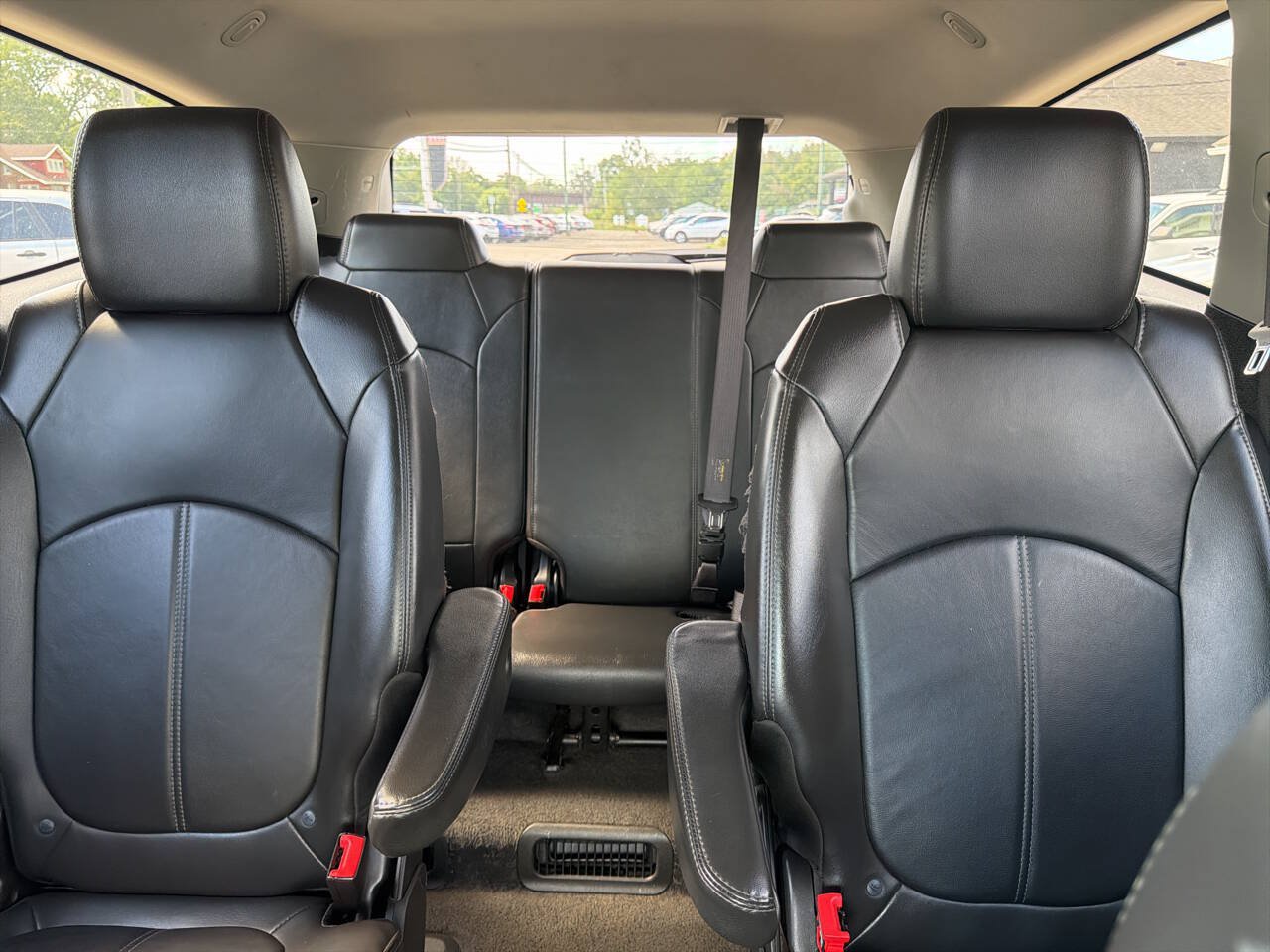 Used 2015 Chevrolet Traverse LT FWD image 27