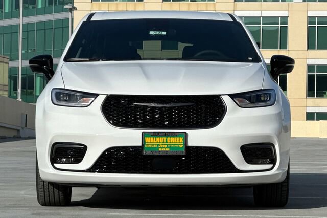 New 2026 Chrysler Pacifica Select image 6
