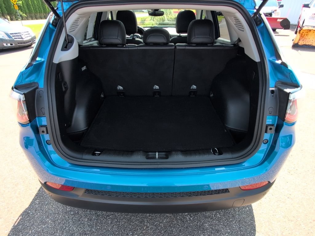 Used 2017 Jeep Compass Limited AWD/4WD image 13