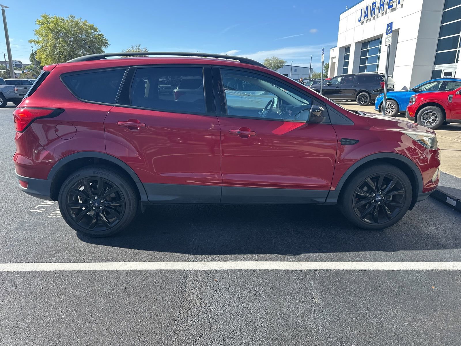 Used 2019 Ford Escape SE image 6