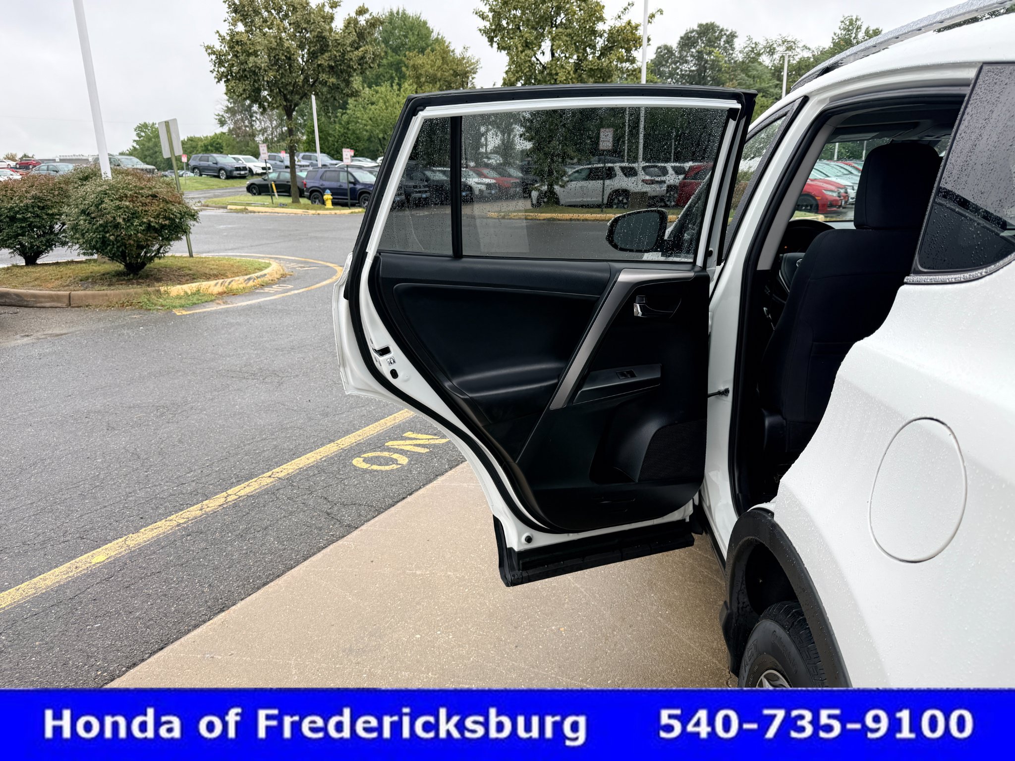 Used 2018 Toyota RAV4 XLE w/ Plus Extra Value Package AWD/4WD image 16