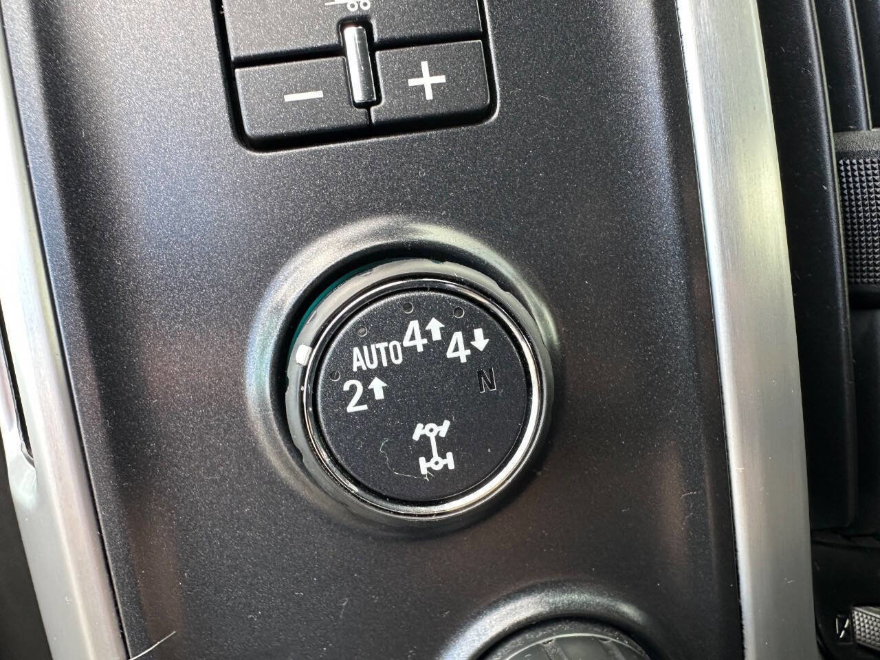 Used 2017 GMC Sierra 1500 SLT w/ SLT Premium Package image 3