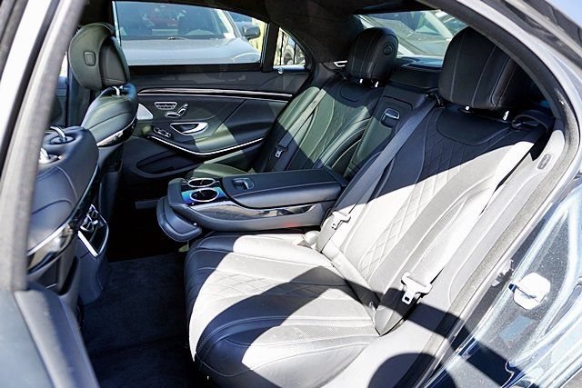 Used 2018 Mercedes-Benz S 560 Sedan image 25