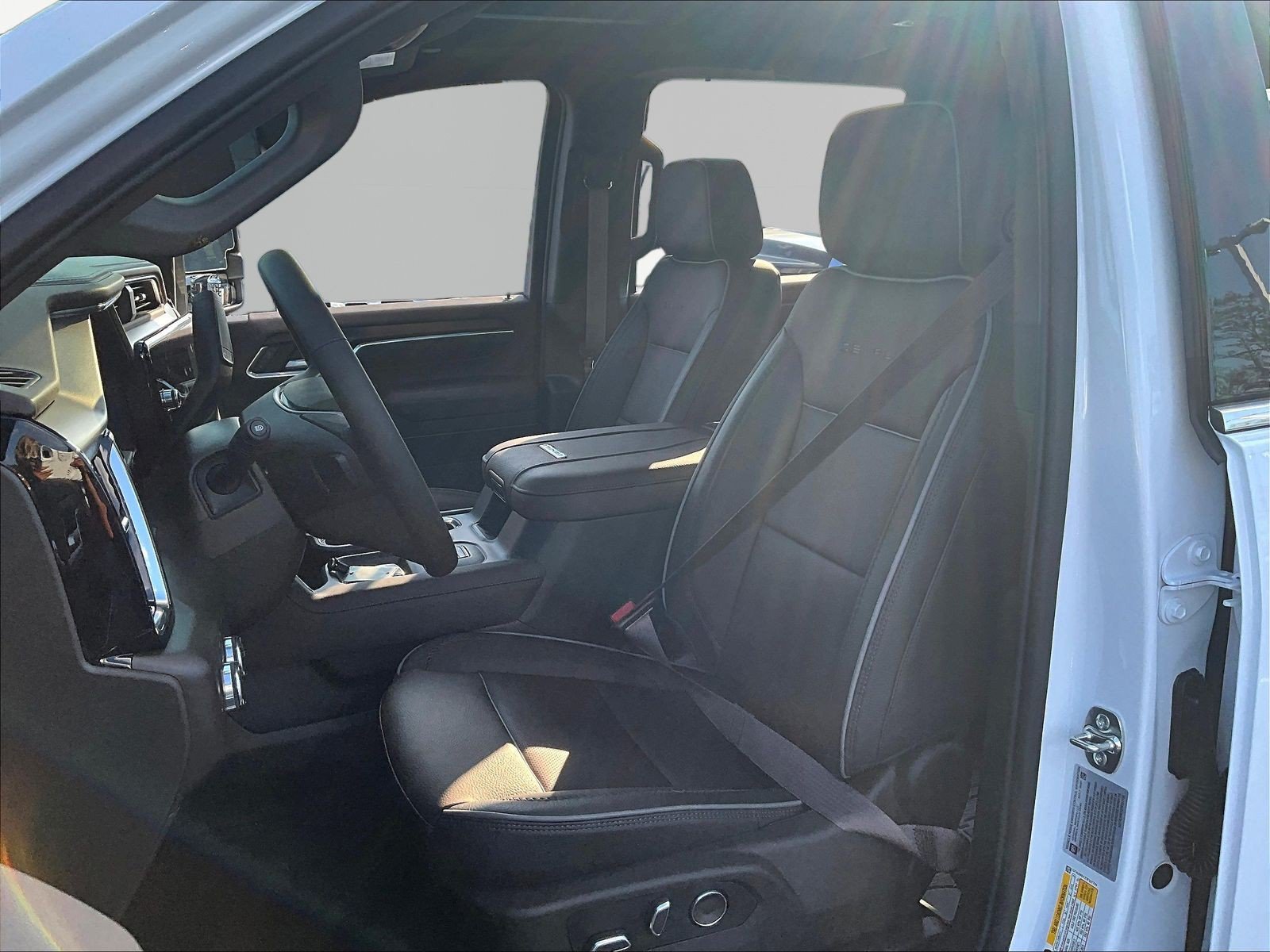 New 2026 GMC Sierra 3500 Denali w/ Denali Reserve Package AWD/4WD image 17