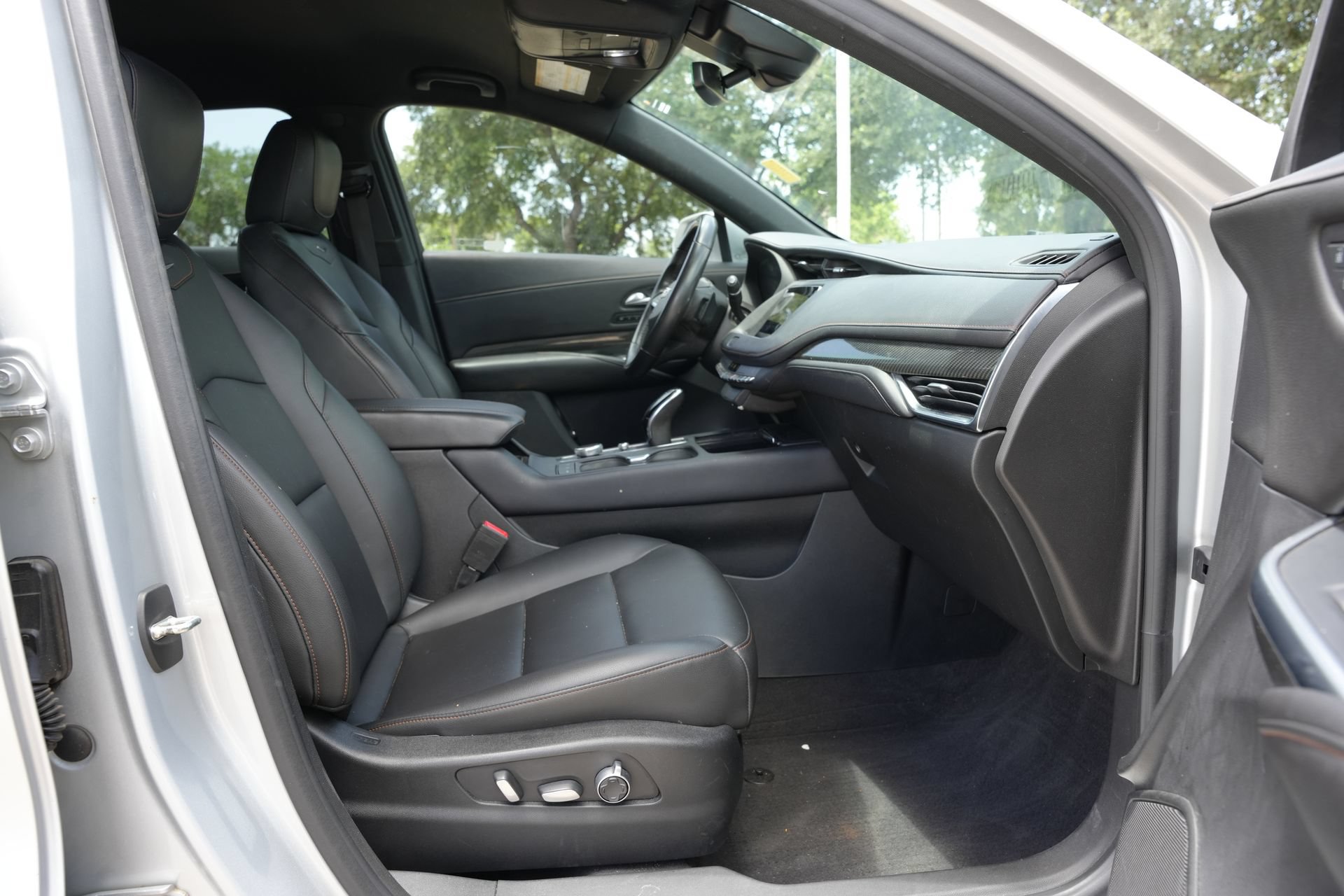 Used 2020 Cadillac XT4 Sport FWD image 23