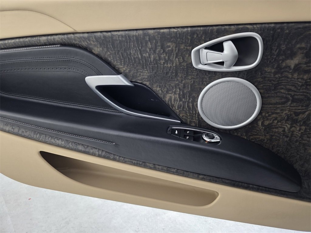 Used 2023 Aston Martin DB11 Coupe image 24