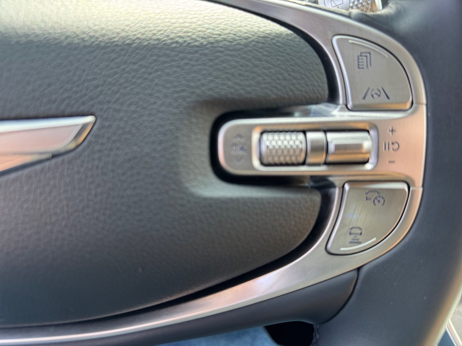 Used 2024 Genesis GV80 2.5T w/ Advanced Package AWD/4WD image 21