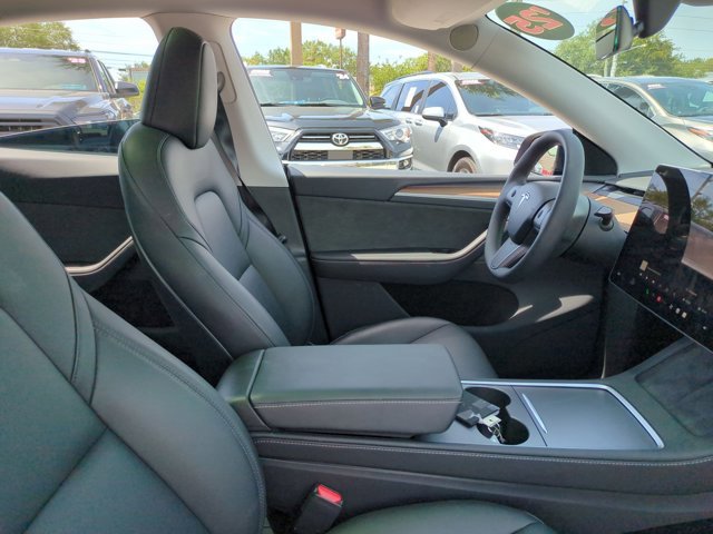 Used 2025 Tesla Model Y Long Range RWD image 21