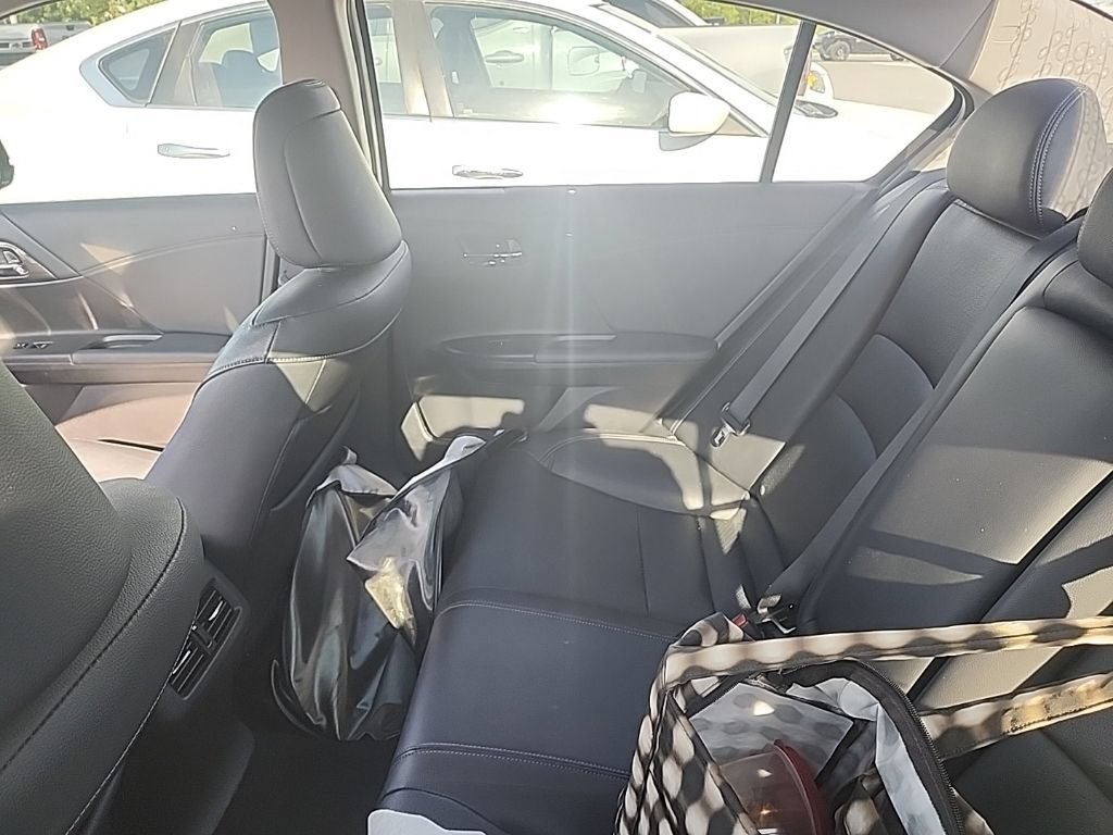 Used 2017 Honda Accord EX-L image 12