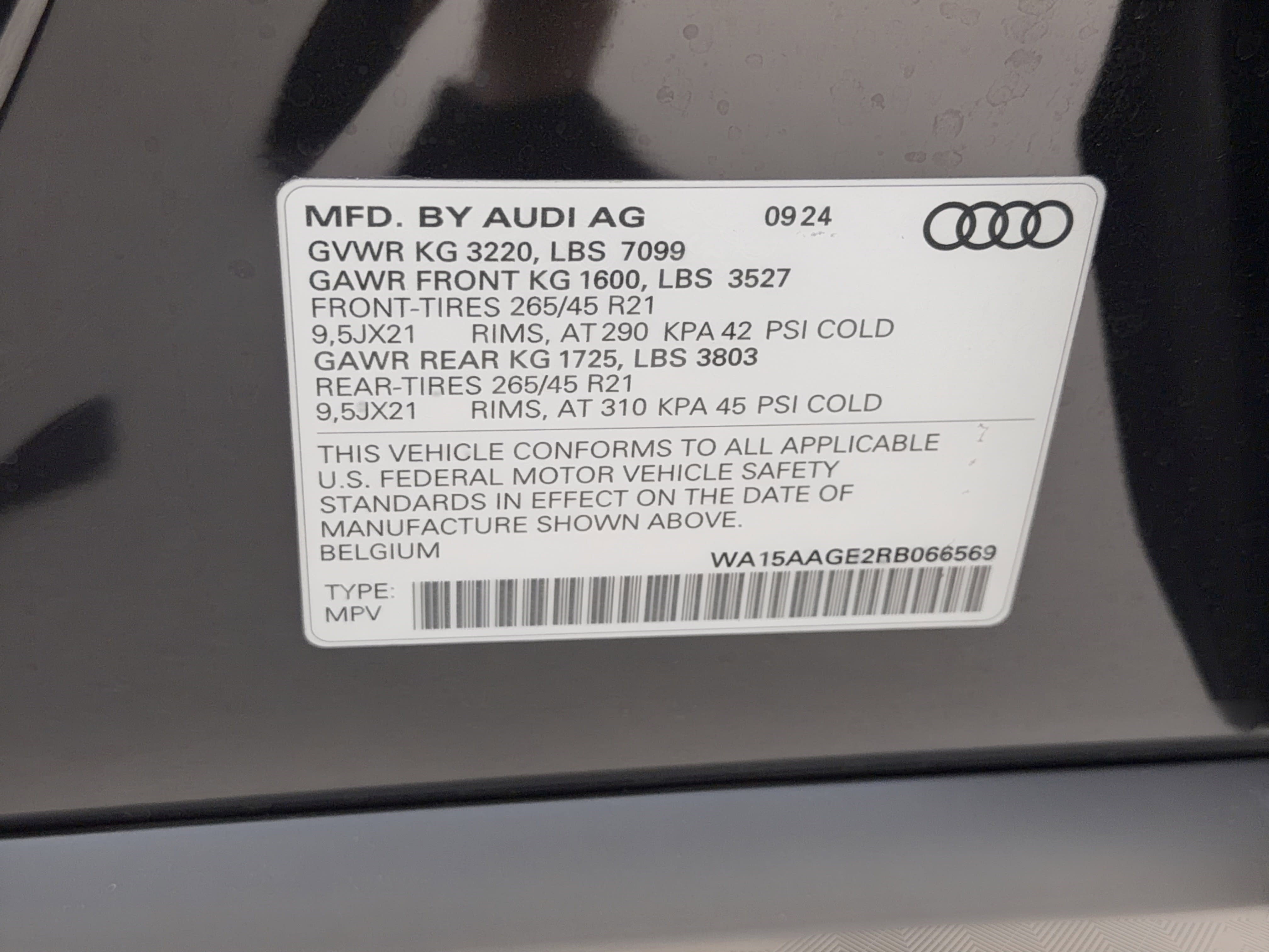 Used 2024 Audi Q8 e-tron Premium Plus w/ Premium Plus Package AWD/4WD image 27