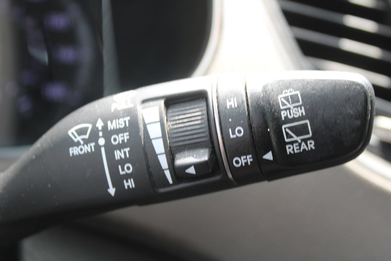 Used 2018 Hyundai Santa Fe Sport FWD image 37