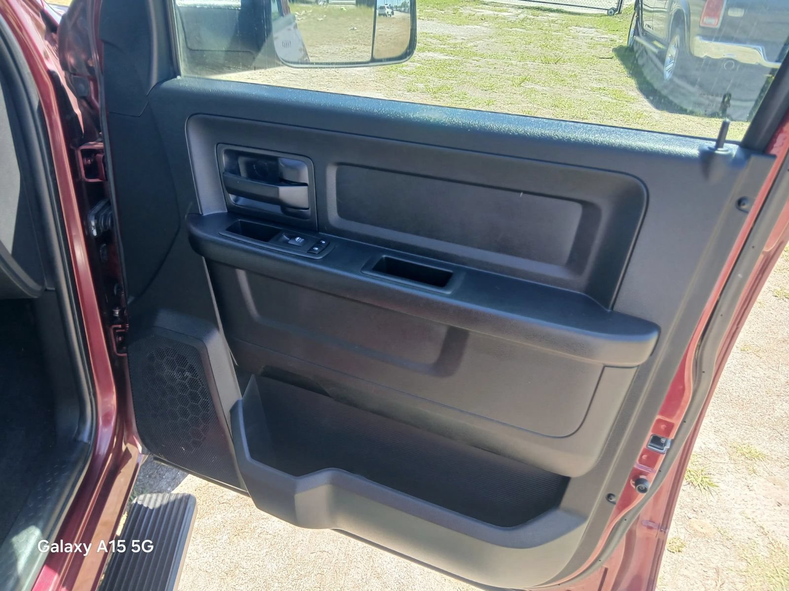 Used 2017 RAM 1500 Express w/ Express Value Package RWD image 15